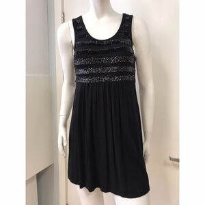 ROMEO AND JULIET COUTURE SCOOP NECK SEQUIN DRESS M